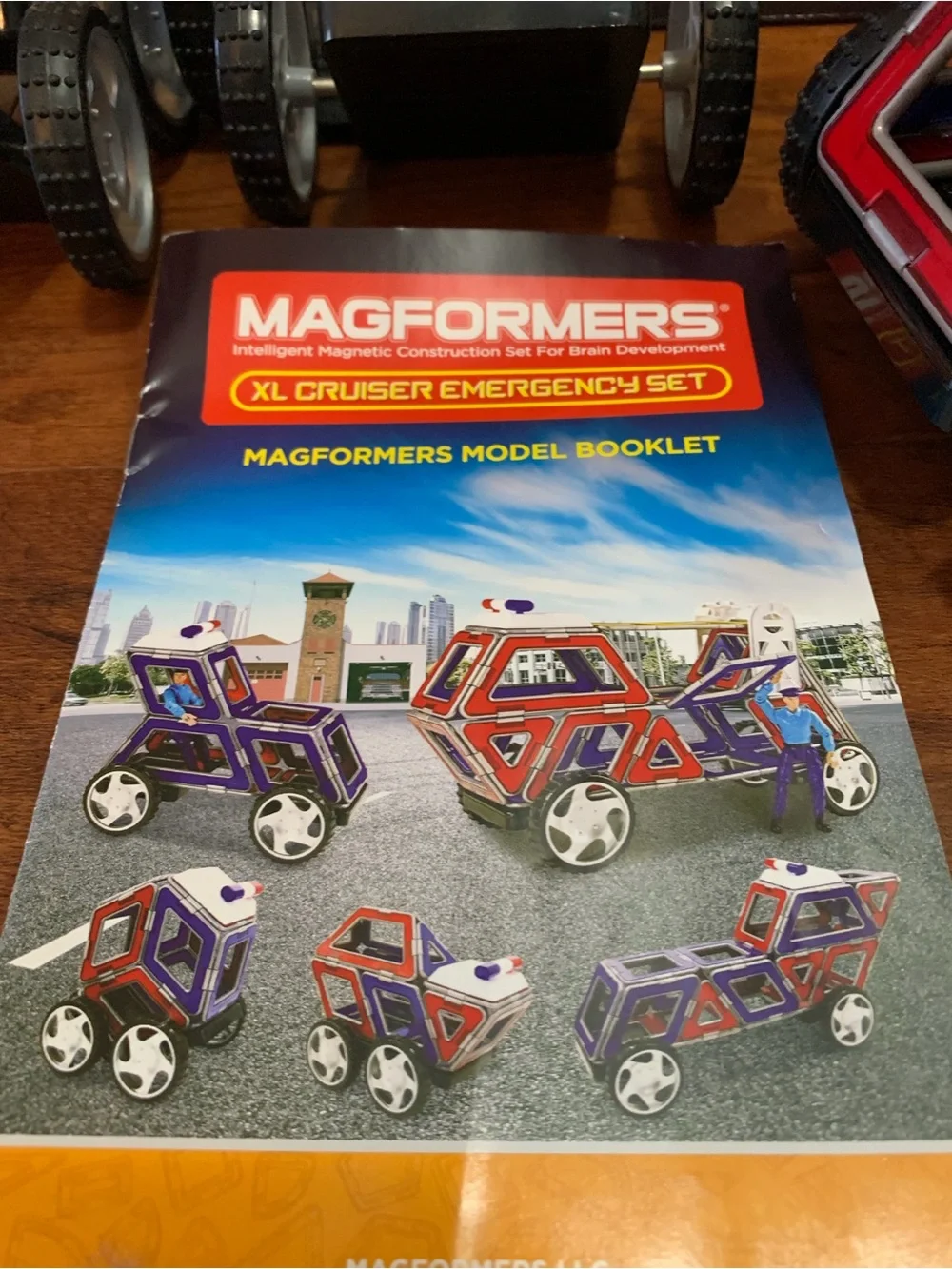 Magna-form police and EMT set this is a retired set